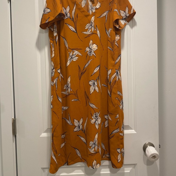 Floral midi dress - Picture 3 of 3